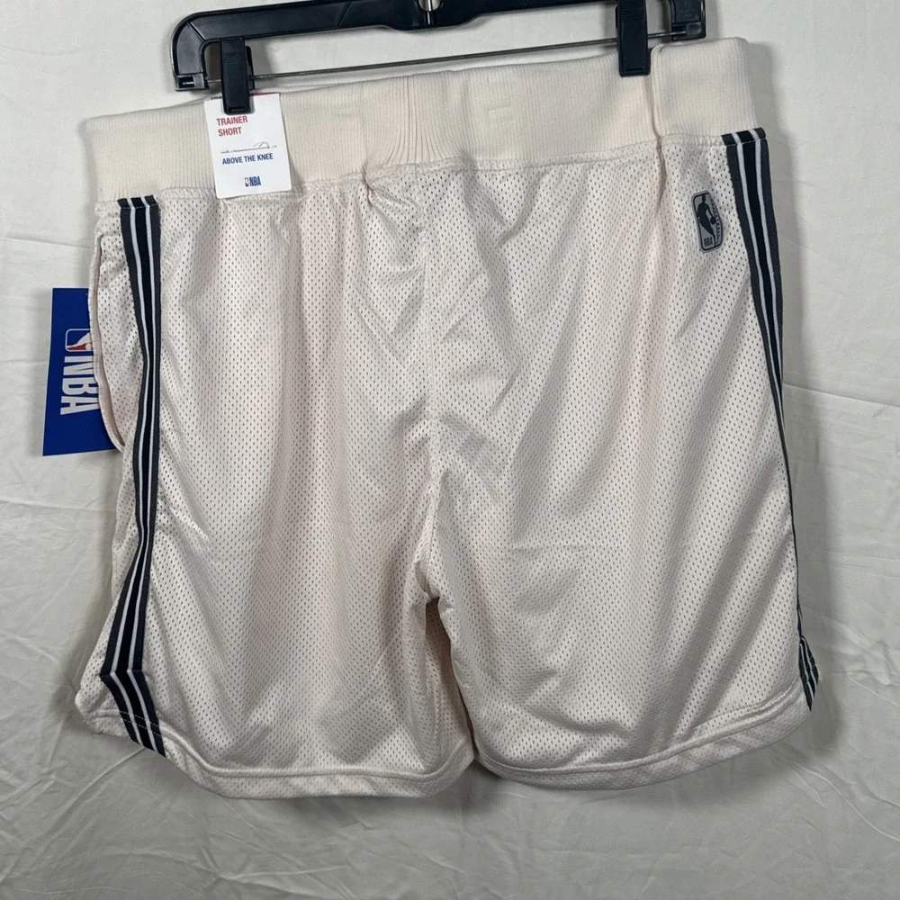 NBA Trainer‎ Shorts Above The Knee Men's Off White Size XL NWT Basketball